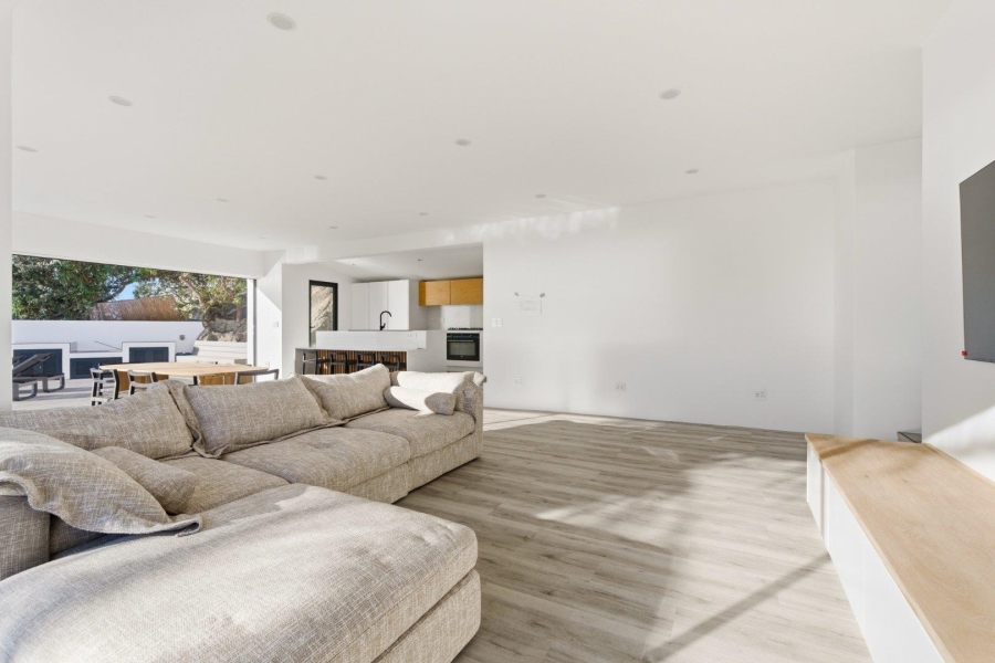 3 Bedroom Property for Sale in Clifton Western Cape